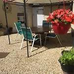 La Little School D'hôtes à Arçay Couette-café