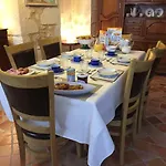La Little School D'hôtes à Arçay Couette-café