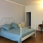 La Little School D'hôtes à Arçay Couette-café Arcay (Vienne)