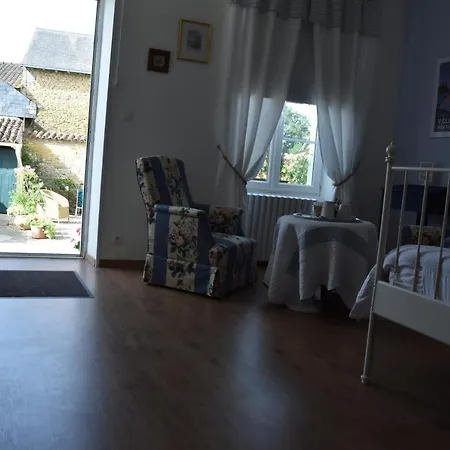 La Little School D'hotes A Arcay