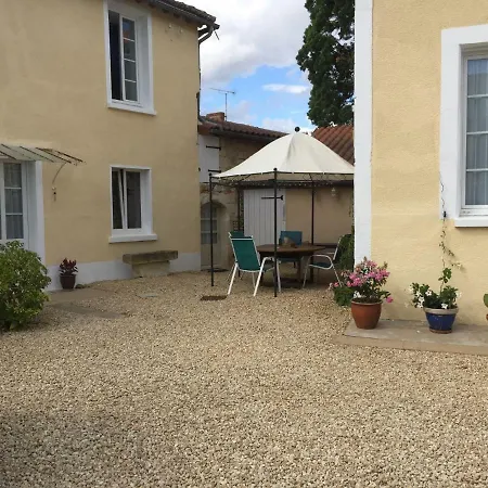 La Little School D'hotes A Arcay Oda ve Kahvaltı Arcay (Vienne)