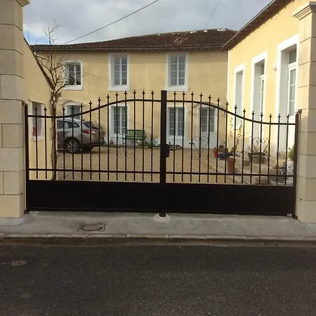 La Little School D'hotes A Arcay Отель типа 